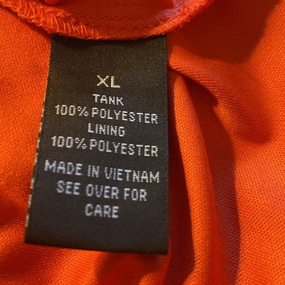 Super cute, soft, multi colors sleeveless summer blouse. - Picture 6 of 7